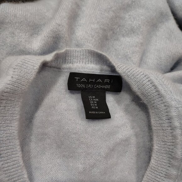 TAHARI - 100% Cashmere - Light Blue Long Sleeve - V Neck Sweater - Medium - Picture 3 of 5